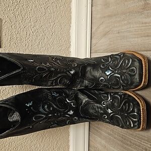 size:6 Roper black and teal boots
